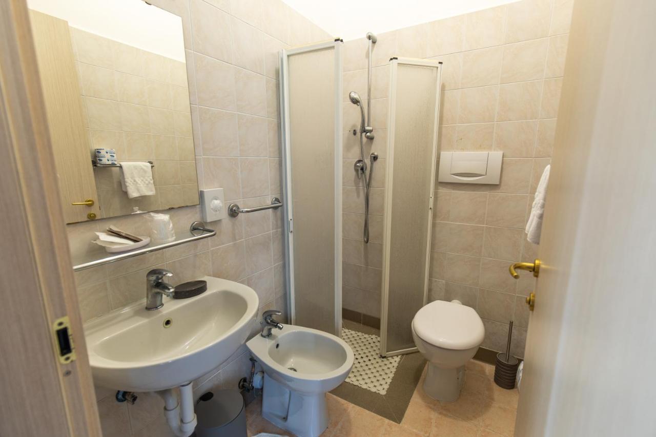 Xxv Aprile Casa Per Ferie Ξενοδοχείο Αλμπένγκα Εξωτερικό φωτογραφία