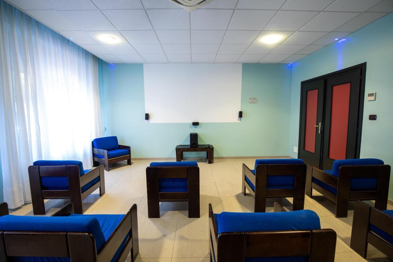 Xxv Aprile Casa Per Ferie Ξενοδοχείο Αλμπένγκα Εξωτερικό φωτογραφία